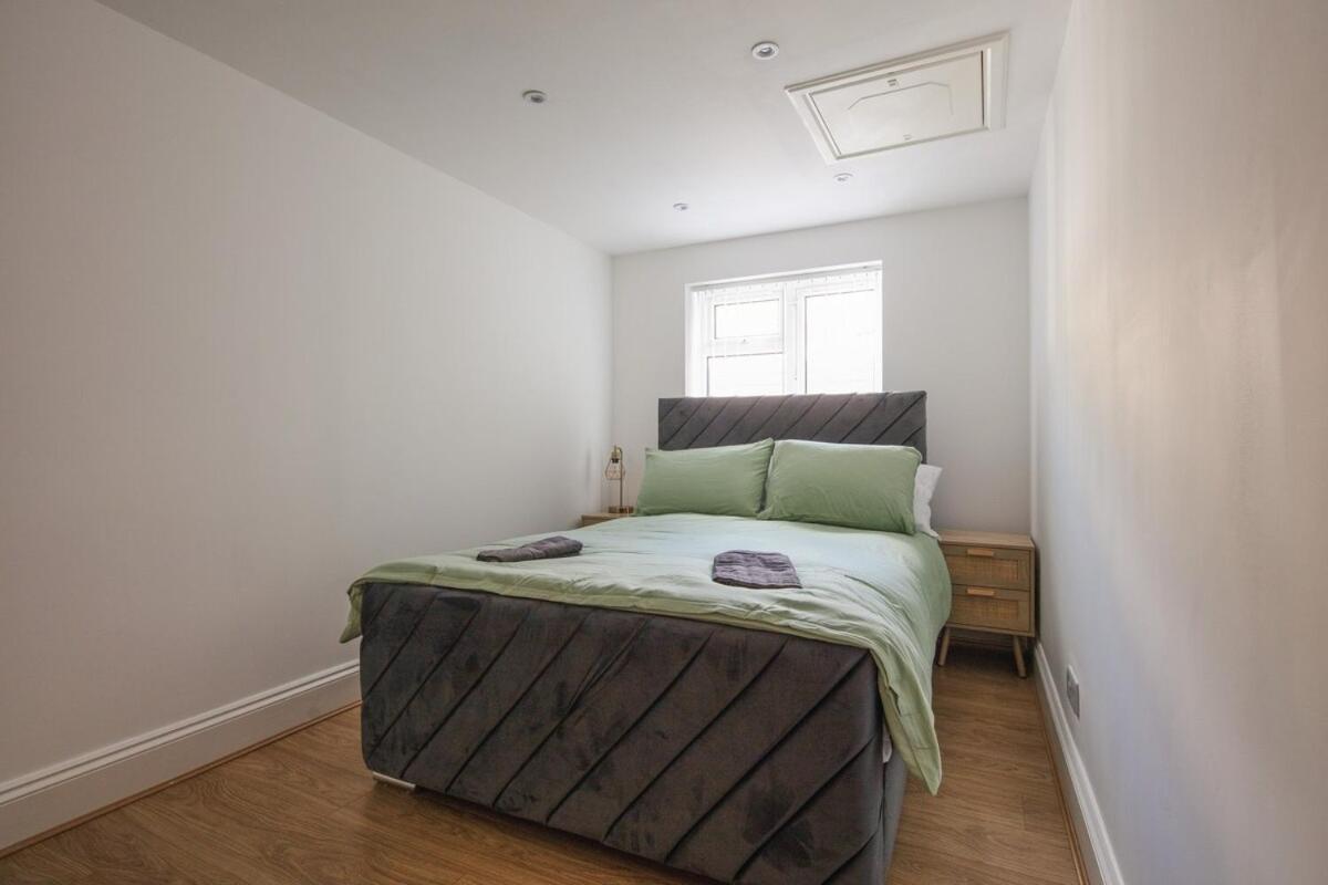 Spacious 3 Bedroom Home With Ps5 And Pool Table Near O2 Arena Canary Wharf And Elizabeth Line To Central London Exterior foto