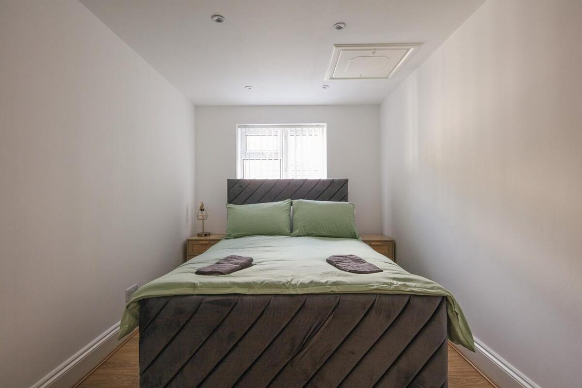 Spacious 3 Bedroom Home With Ps5 And Pool Table Near O2 Arena Canary Wharf And Elizabeth Line To Central London Exterior foto