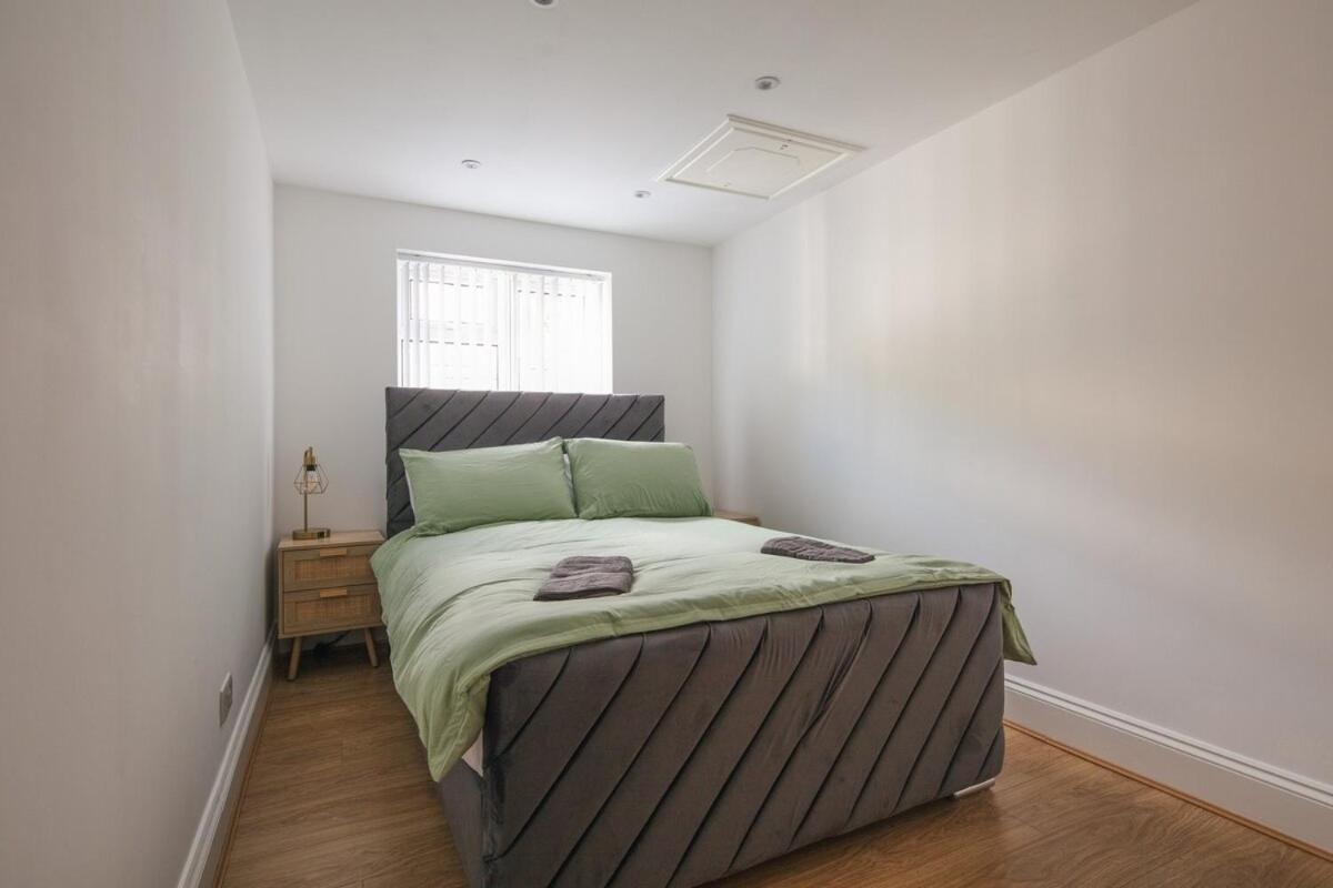 Spacious 3 Bedroom Home With Ps5 And Pool Table Near O2 Arena Canary Wharf And Elizabeth Line To Central London Exterior foto